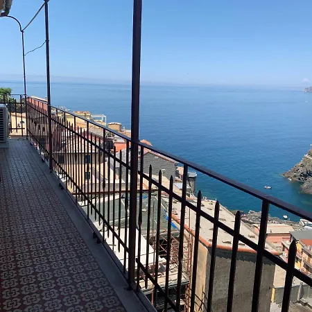 San Giorgio 4* マナローラ